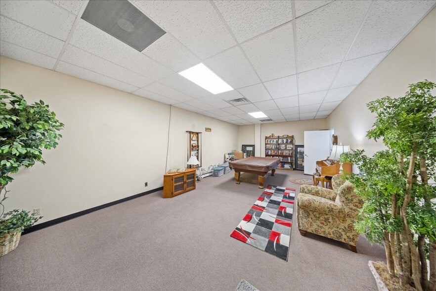 More Photos Of 808 E 10th St, Kansas City Flex For Sale