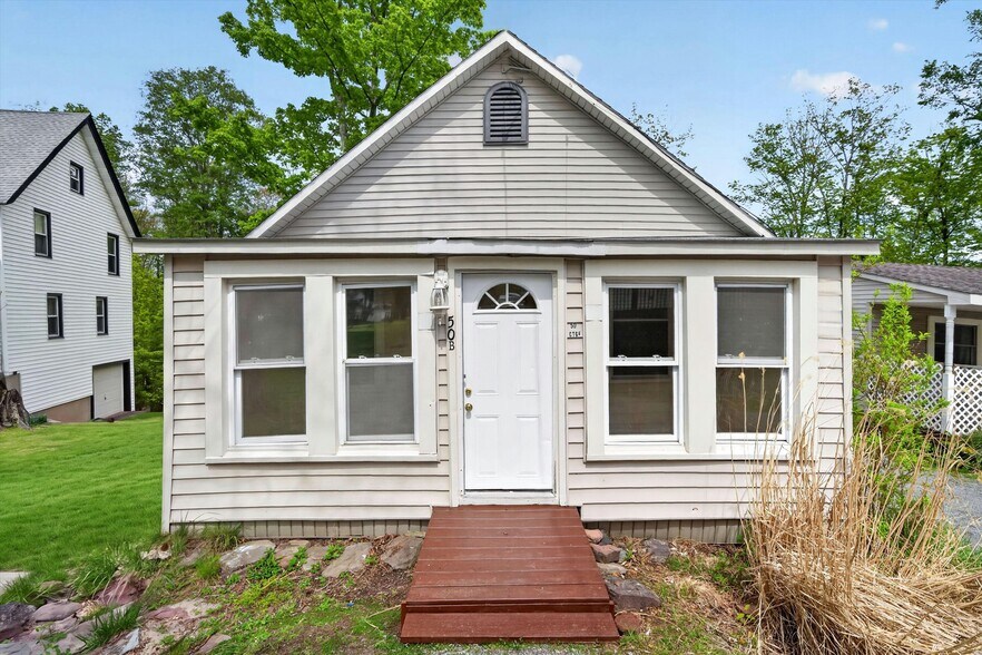 More Photos Of 48 - 50 Horseshoe Lake, Kauneonga Lake Apartments For Sale