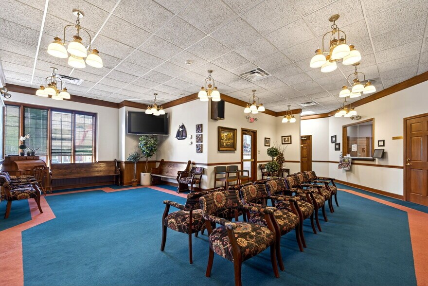 More Photos Of 1964 N Lakeman Dr, Bellbrook Medical For Sale