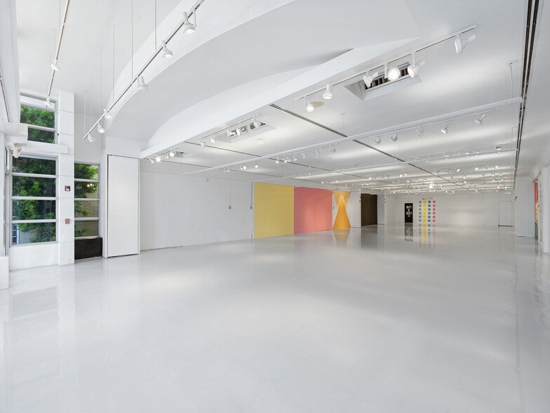 More Photos Of 721 Collins Ave, Miami Beach Storefront For Lease