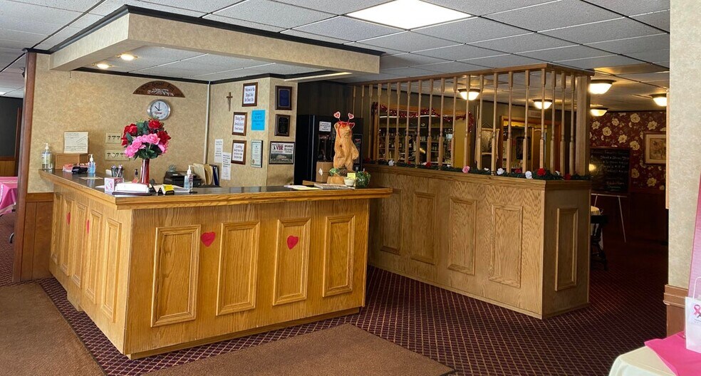 More Photos Of 17089 Boot Jack Rd, Ridgway Hotel For Sale