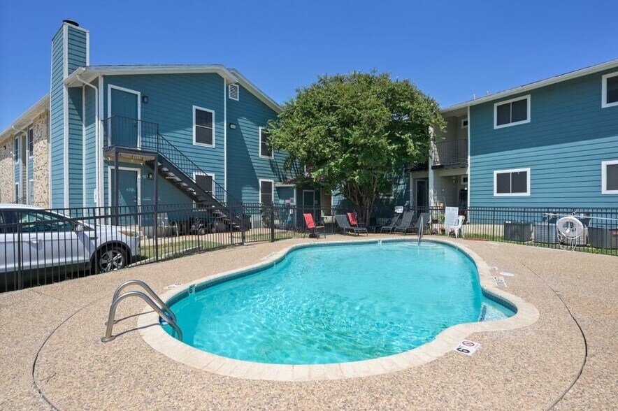 More Photos Of 829 Park Plz, Austin Apartments For Sale