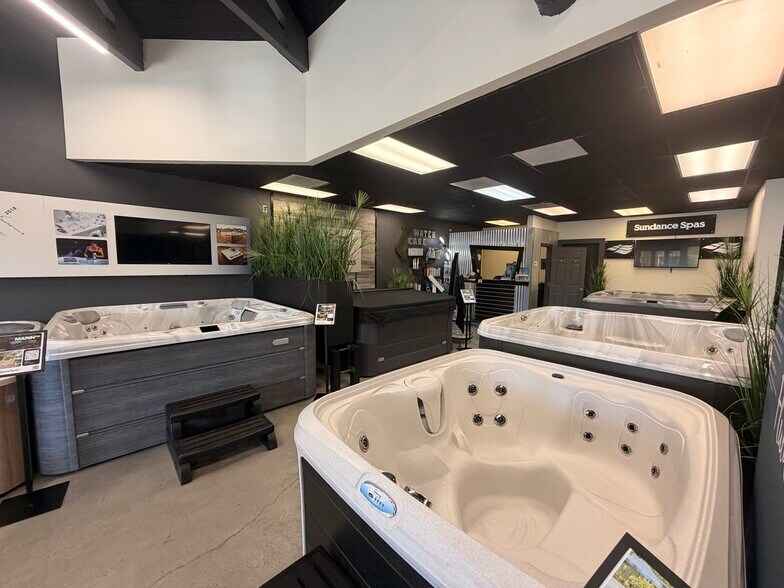 More Photos Of 22900-22924 Los Alisos Blvd, Mission Viejo Unknown For Lease