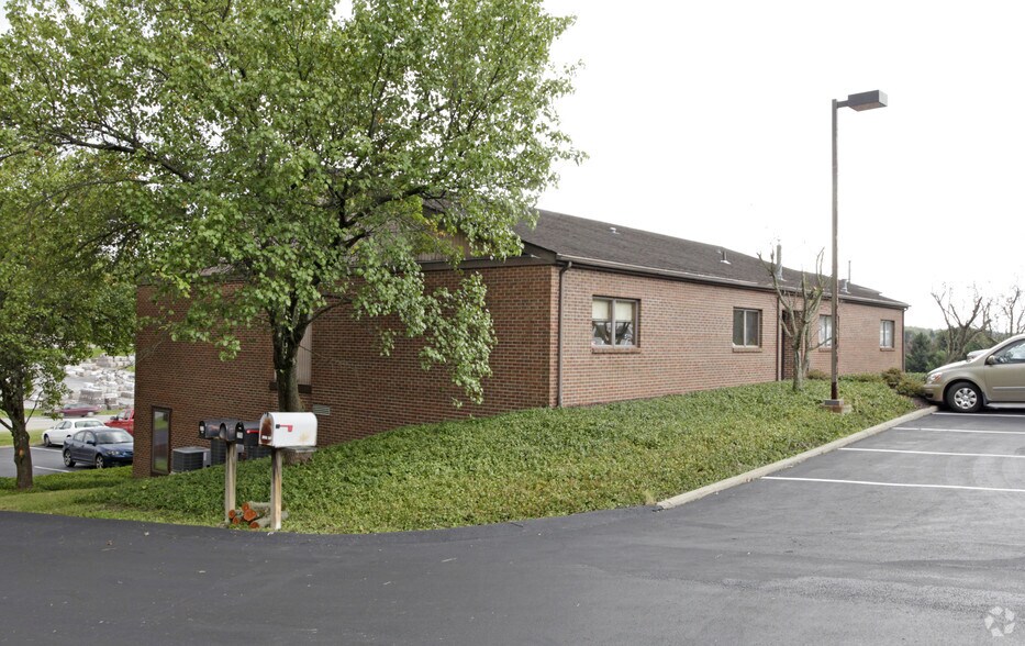 More Photos Of 1158 Pittsburgh Rd, Valencia Office For Lease