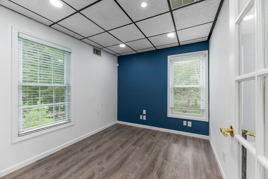 More Photos Of 32 Jefferson Plz, Princeton Medical For Sale