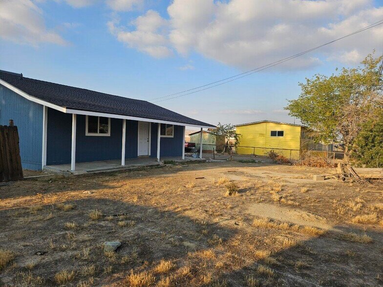 More Photos Of 27564 Highway 119, Taft Specialty For Sale