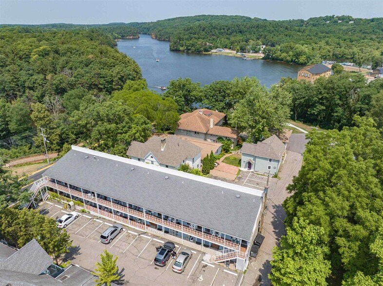 More Photos Of 910 River Rd, Wisconsin Dells Hotel For Sale