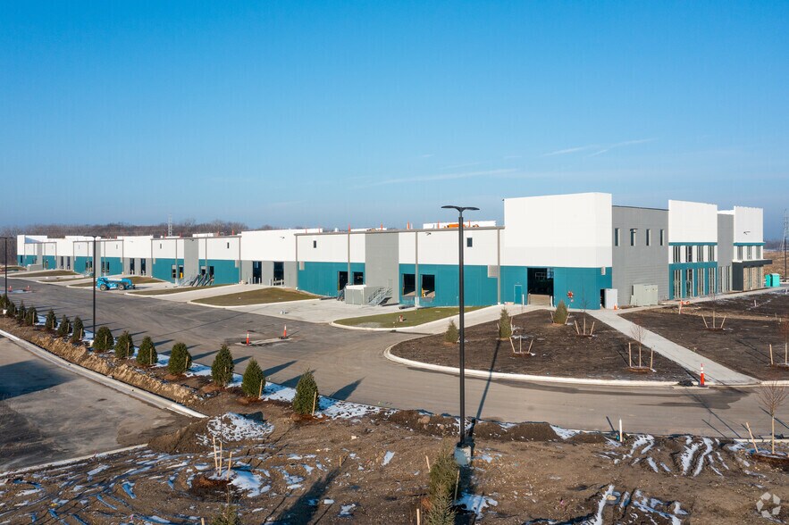 More Photos Of 10100 Assembly Park Dr, Wixom Distribution For Lease