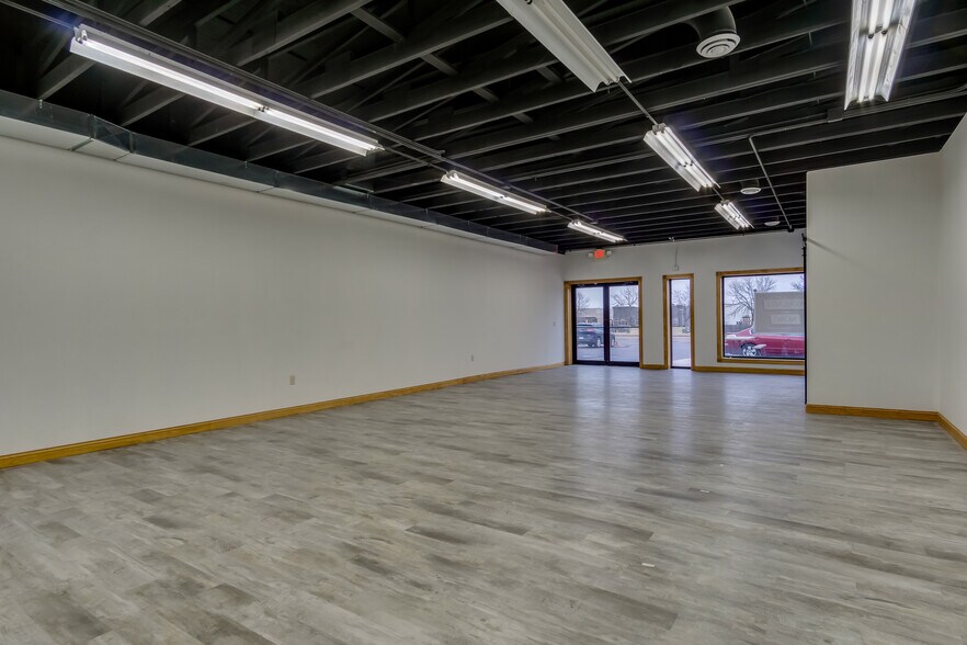 More Photos Of 2734-2751 London Rd, Eau Claire Storefront Retail Office For Sale