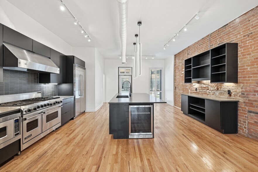 More Photos Of 1748-1750 Blake Street, Denver Flex For Sale
