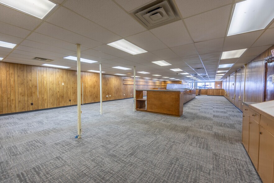 More Photos Of 115 W Burleson St, Wharton Restaurant For Sale