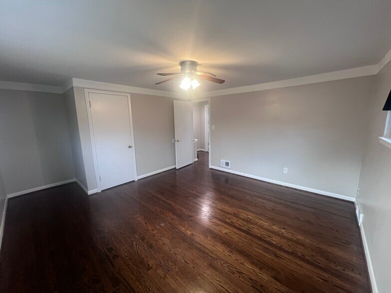 More Photos Of 20351 E 8 Mile Rd, Saint Clair Shores Multifamily For Sale