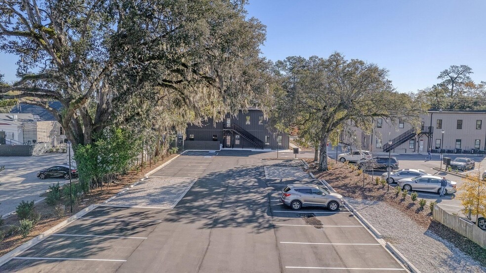 More Photos Of 208 N Cedar St, Summerville Office For Sale