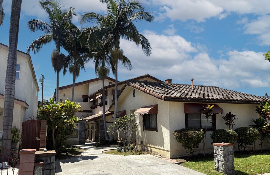 Primary Photo Of 246 E Hullett St, Long Beach Apartments For Sale