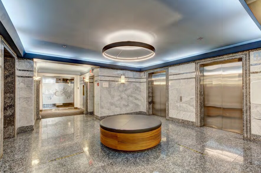 More Photos Of 215 Rue Saint-Jacques, Montréal Office For Lease