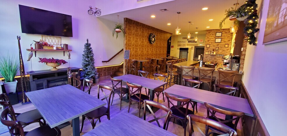More Photos Of 300-304 Grand St, Paterson Restaurant For Lease