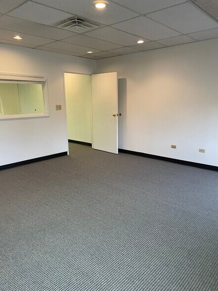 More Photos Of 1410 Vance St, Lakewood Office Residential For Lease