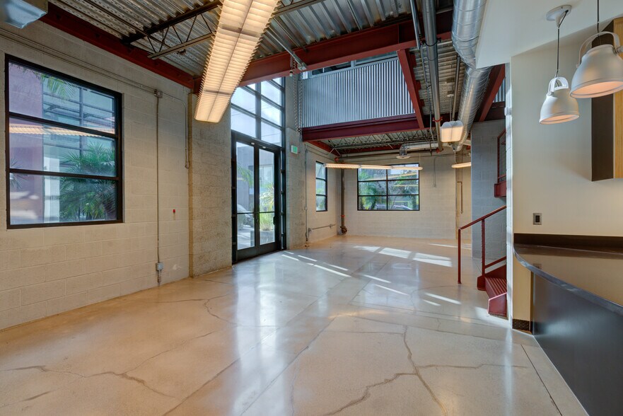 More Photos Of 130 Lomita St, El Segundo Research And Development For Lease