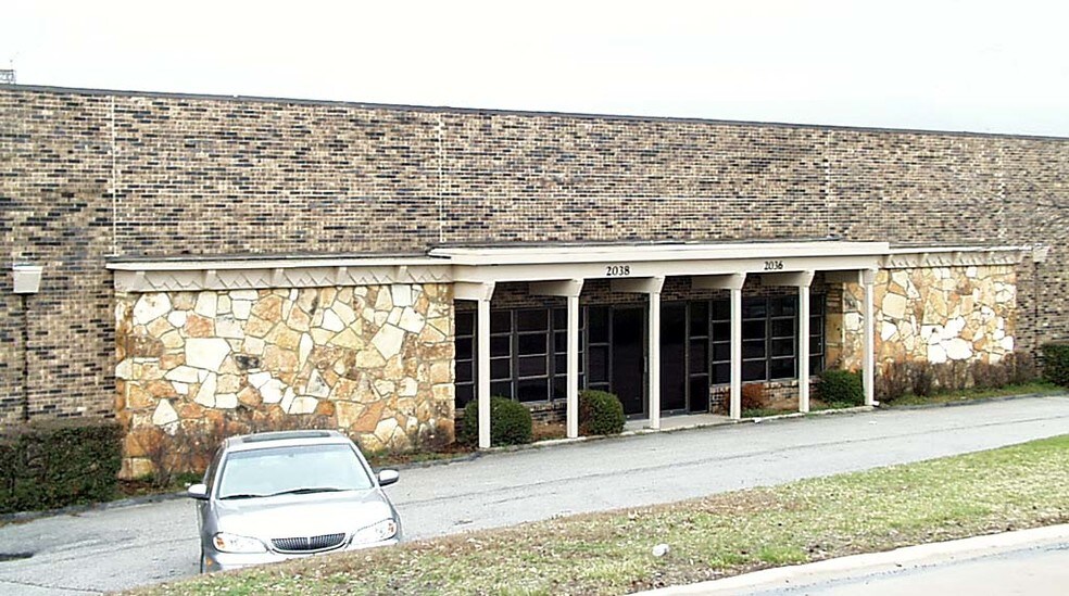 More Photos Of 2022-2052 Congressional Dr, Maryland Heights Manufacturing For Lease