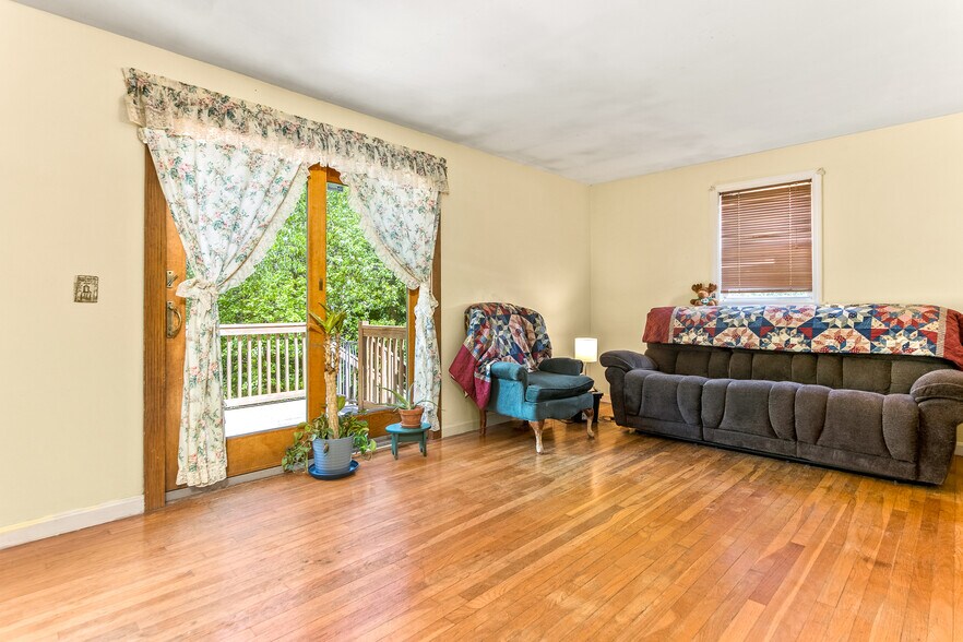 More Photos Of 287-289 Milton Rd, Rochester Restaurant For Sale