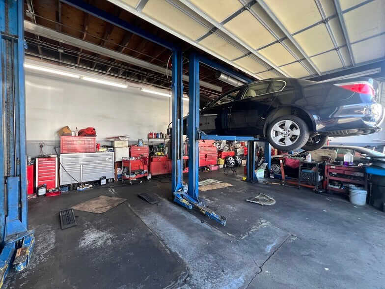 More Photos Of 17733 Chatsworth St, Granada Hills Auto Repair For Sale