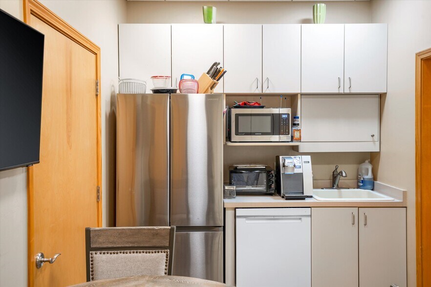 More Photos Of 120 Northview Rd, Sedona Skilled Nursing Facility For Lease