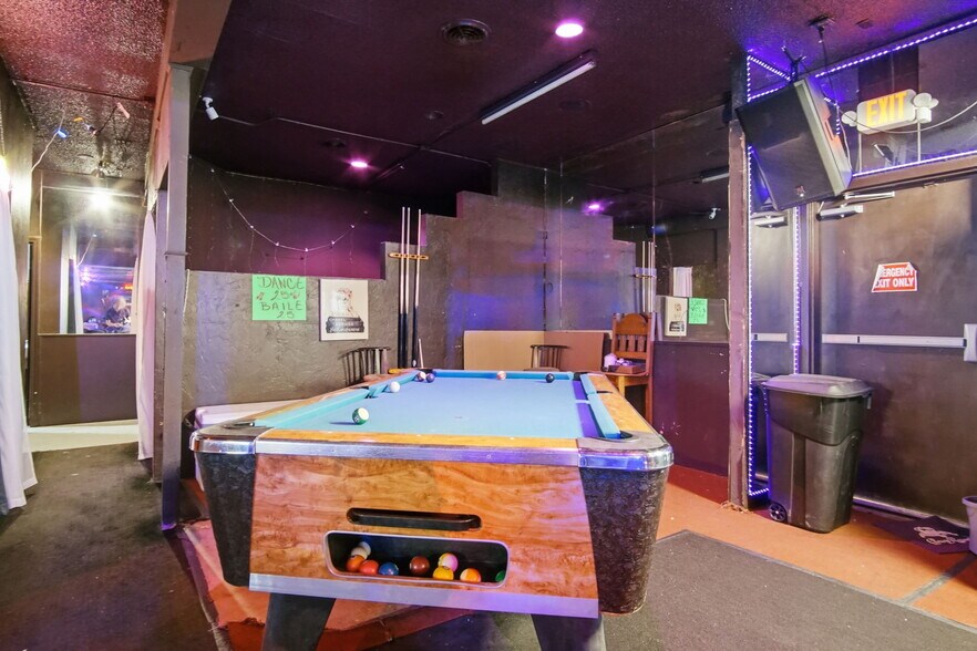 More Photos Of 1900 SE 59th Dr, Oklahoma City Bar For Sale