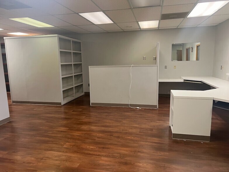 More Photos Of 1615 21st Ct, Phenix City Medical For Sale