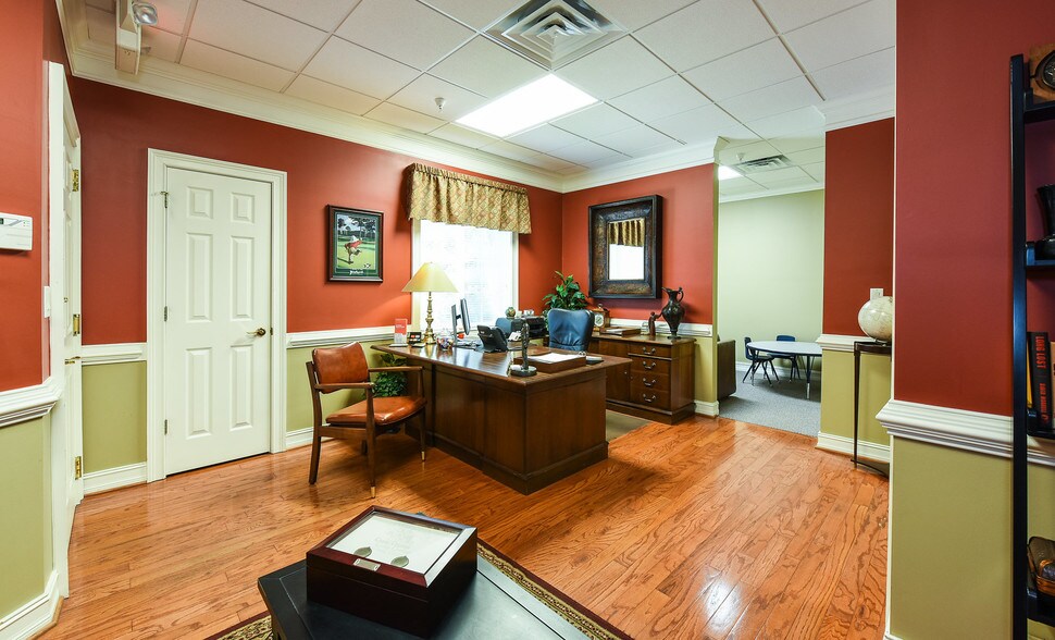 More Photos Of 3225 Shallowford Rd, Marietta Office For Lease
