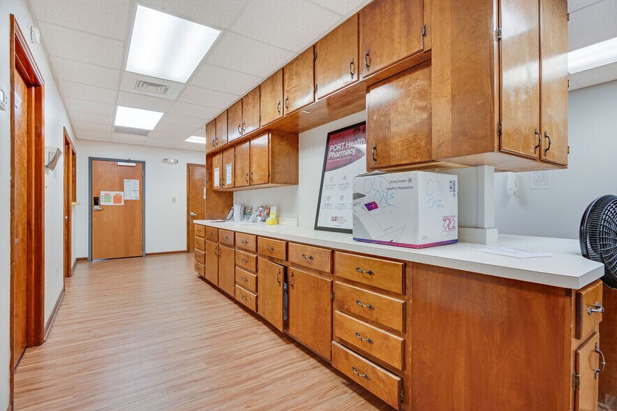 More Photos Of 231 Memorial Dr, Jacksonville Medical For Sale