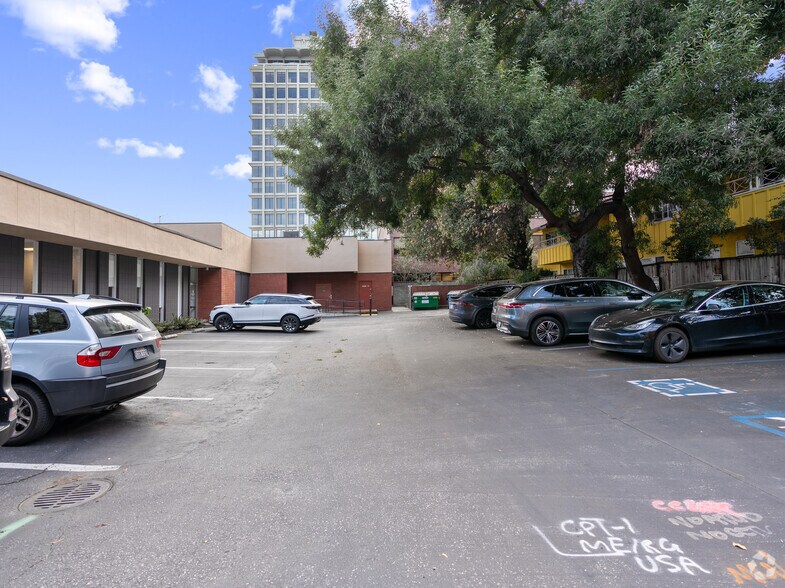 More Photos Of 567 University Ave, Palo Alto Coworking Space