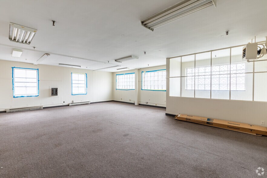 More Photos Of 153 Central Ave, Albany Storefront Retail Office For Lease