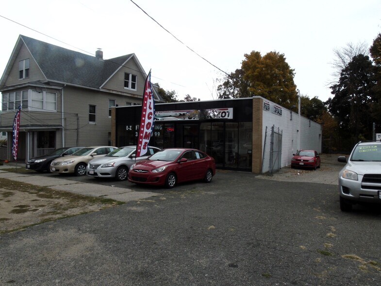 More Photos Of 2126 Boston Ave, Bridgeport Auto Dealership For Lease