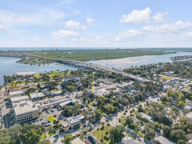 More Photos Of 208 Magnolia St, New Smyrna Beach Auto Repair For Sale