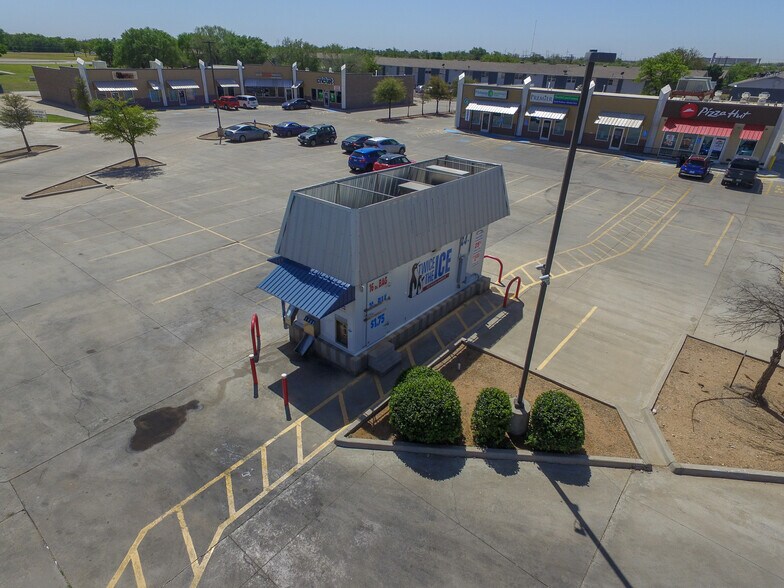 More Photos Of 1824 Parkway Dr, Lubbock Freestanding For Lease