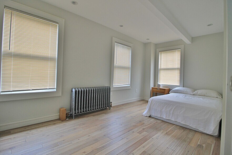 More Photos Of 156 Broadway, Port Ewen Freestanding For Sale