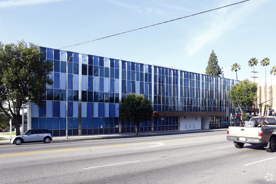 More Photos Of 18250 Roscoe Blvd, Northridge Medical For Lease