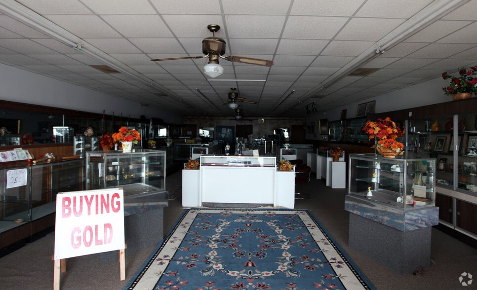 More Photos Of 140 Main St, Chesterfield Storefront For Sale