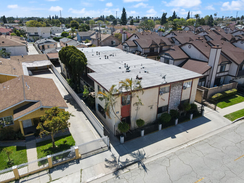 Primary Photo Of 2938 E 60th Pl, Huntington Park Apartments For Sale