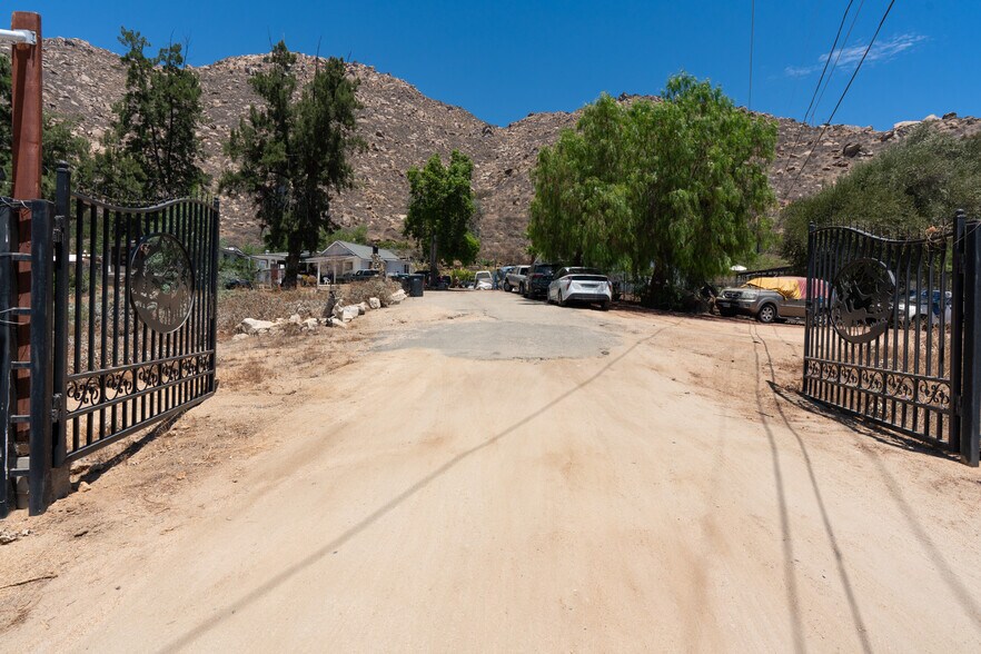 More Photos Of 11280 Hillmer Ct, Moreno Valley Apartments For Sale