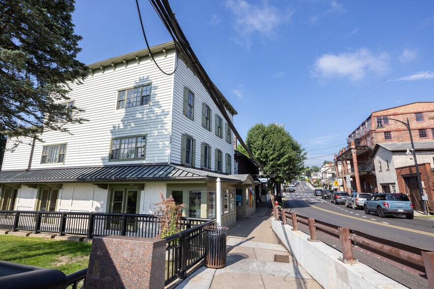 More Photos Of 15 E Bridge St, New Hope Storefront Retail Residential For Sale