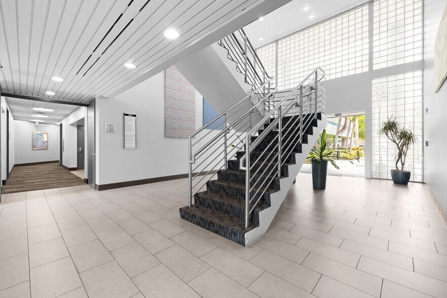 More Photos Of 3333 W Commercial Blvd, Fort Lauderdale Medical For Sale