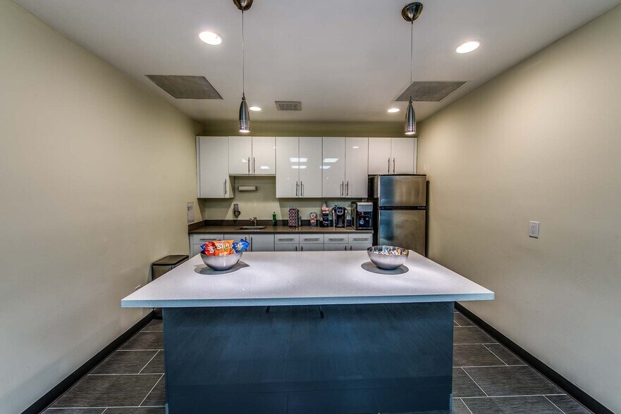 More Photos Of 1301 E Orangewood Ave, Anaheim Office For Sale