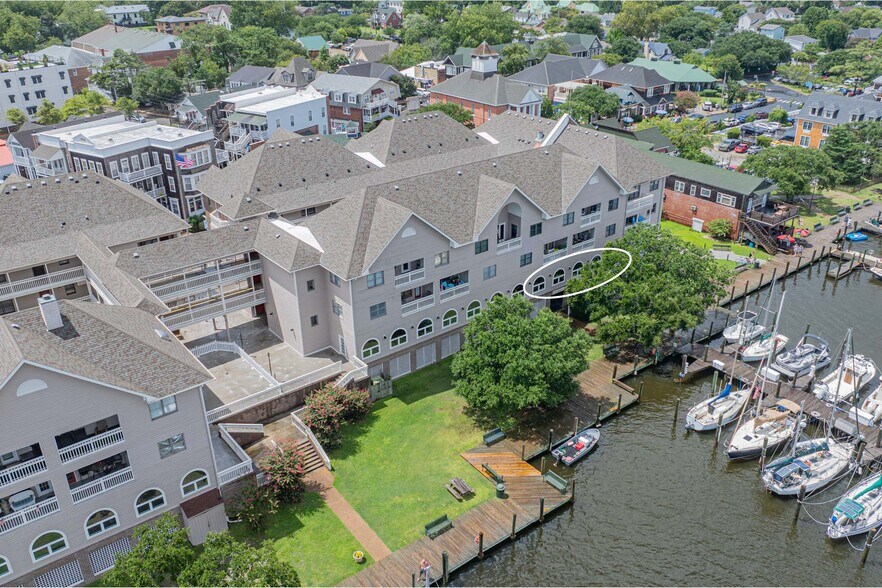 More Photos Of 207 Queen Elizabeth Ave, Manteo Storefront Retail Residential For Sale