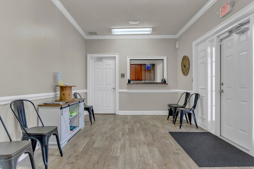 More Photos Of 1501 US Highway 19 S, Leesburg Office For Sale