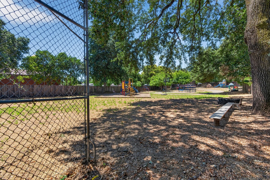More Photos Of 530 N Cloverdale Blvd, Cloverdale Specialty For Sale