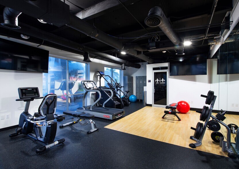 More Photos Of 410 S Ware Blvd, Tampa Loft Creative Space For Sale