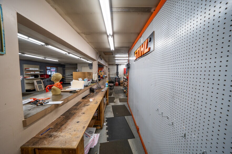 More Photos Of 10 Main S st, Pierce General Retail For Sale