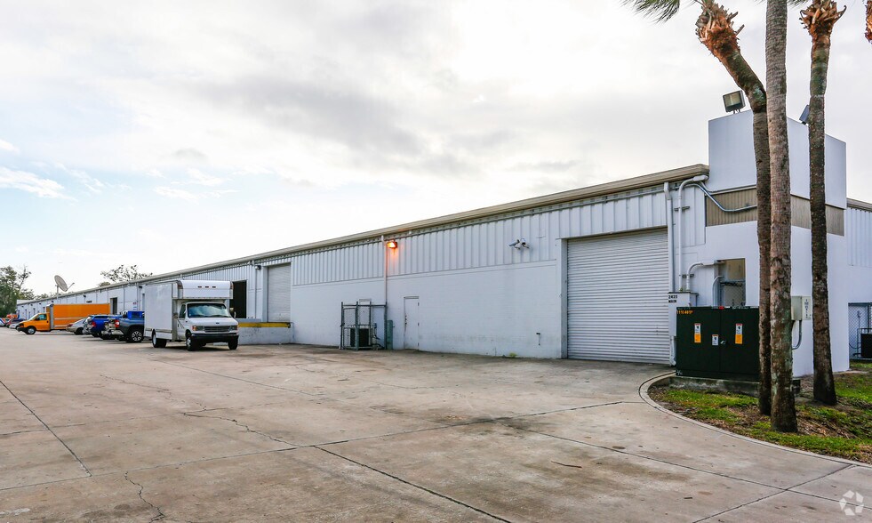 More Photos Of 2425-2573 Silver Star Rd, Orlando Warehouse For Sale