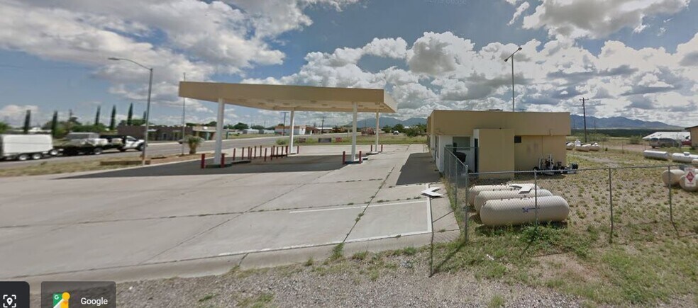 More Photos Of 217 N Huachuca Blvd, Huachuca City Service Station For Sale